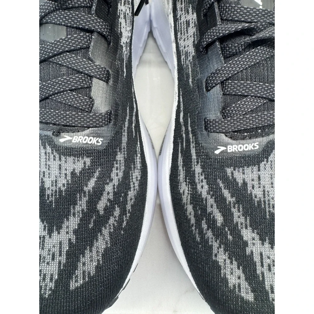 Brooks Launch 11 Running Shoes Mens Size 8.5 D 8.5D Black White Sneakers Mesh